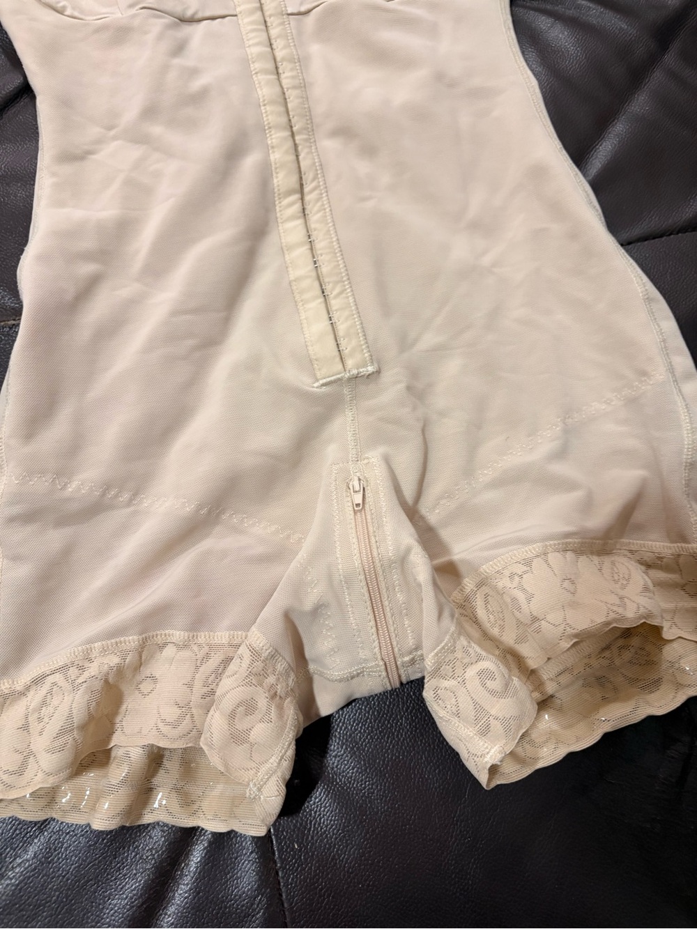 Seamless Beige Full-Body Shapewear Bodysuit with Front Hook Closure - Picture 5 of 9